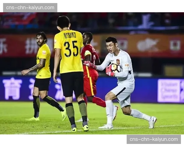 特写：绝杀被吹，长春亚泰外援赛后久久伫立场边